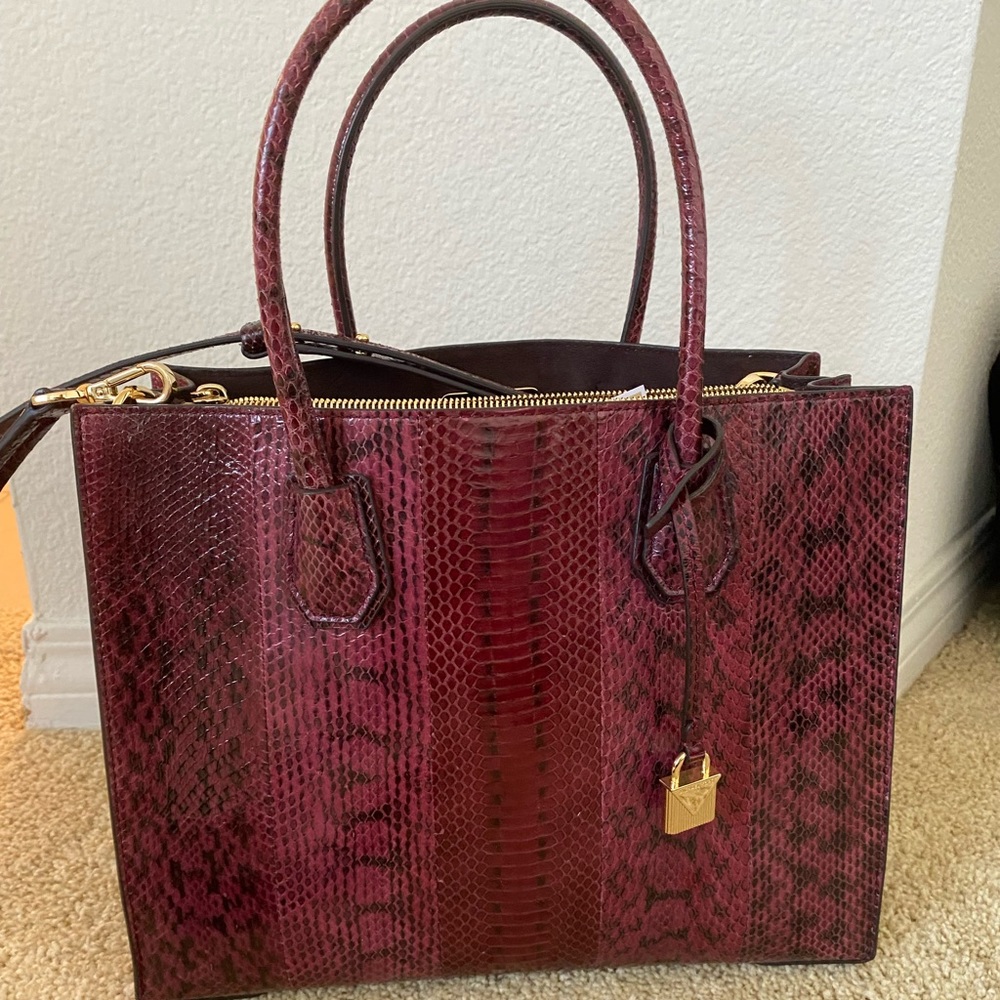Michael Kors  NWT Mercer Large Snakeskin Tote Bag